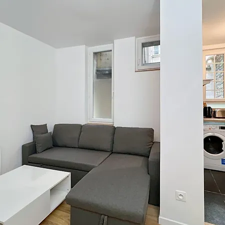 Charming 35 M In 16th District