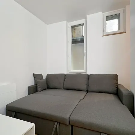 Charming 35 M In 16th District Paris